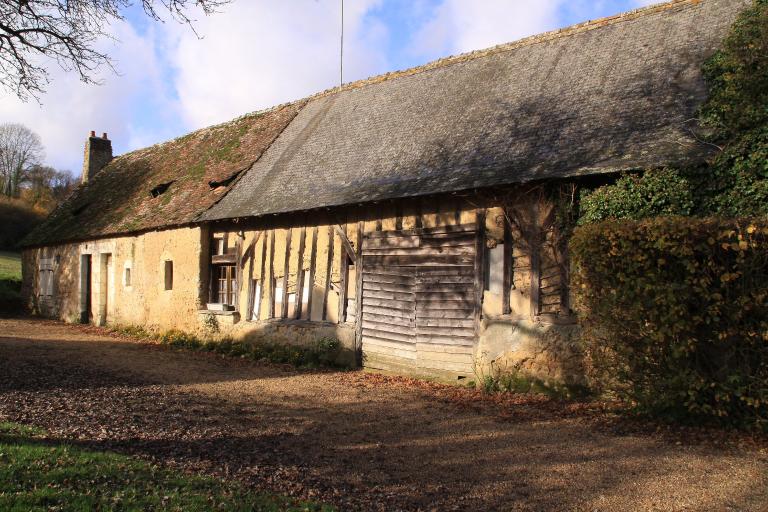 Ferme et logis (vestiges), la Basse-cour de Follet