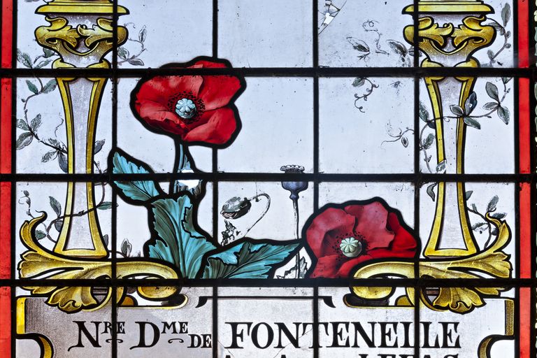 Verrière : ex-voto à Notre-Dame-de-Fontenelle (baie 1) - Manoir de Fontenelle, Laigné