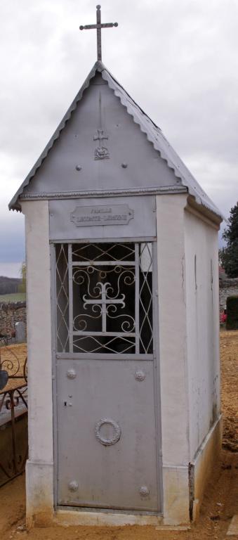 Cimetière à Saint-Vincent-du-Lorouër