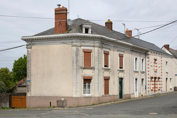 Ancien hôtel de voyageurs et café Au Lion d'Or, actuellement maison