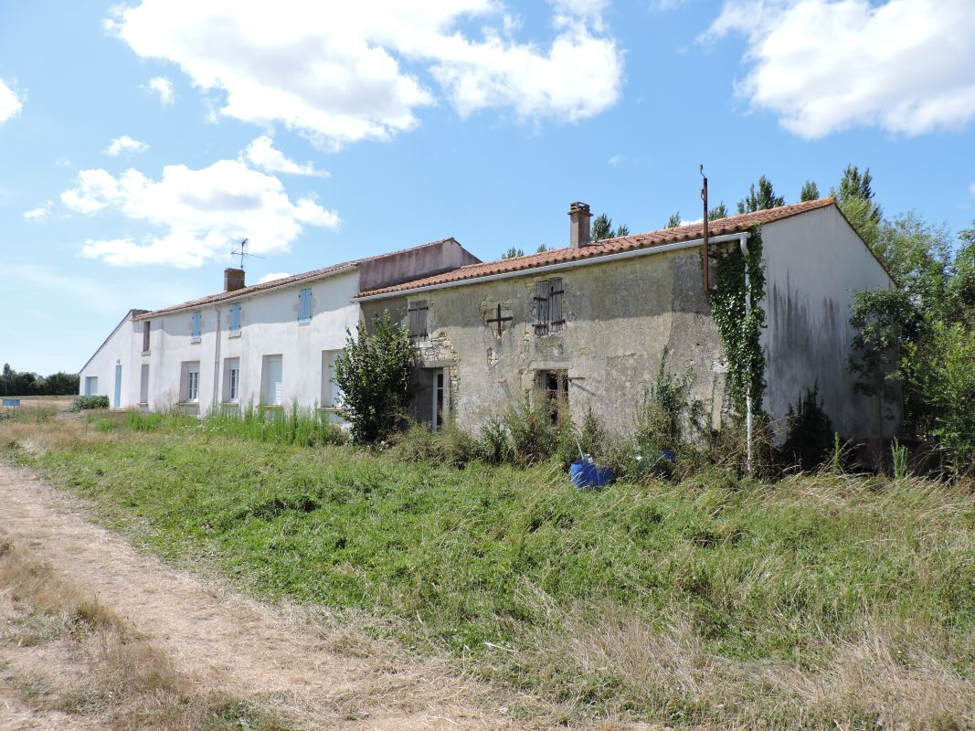 Ferme dite la hutte des Brûlis, actuellement maison ; île de Charouin