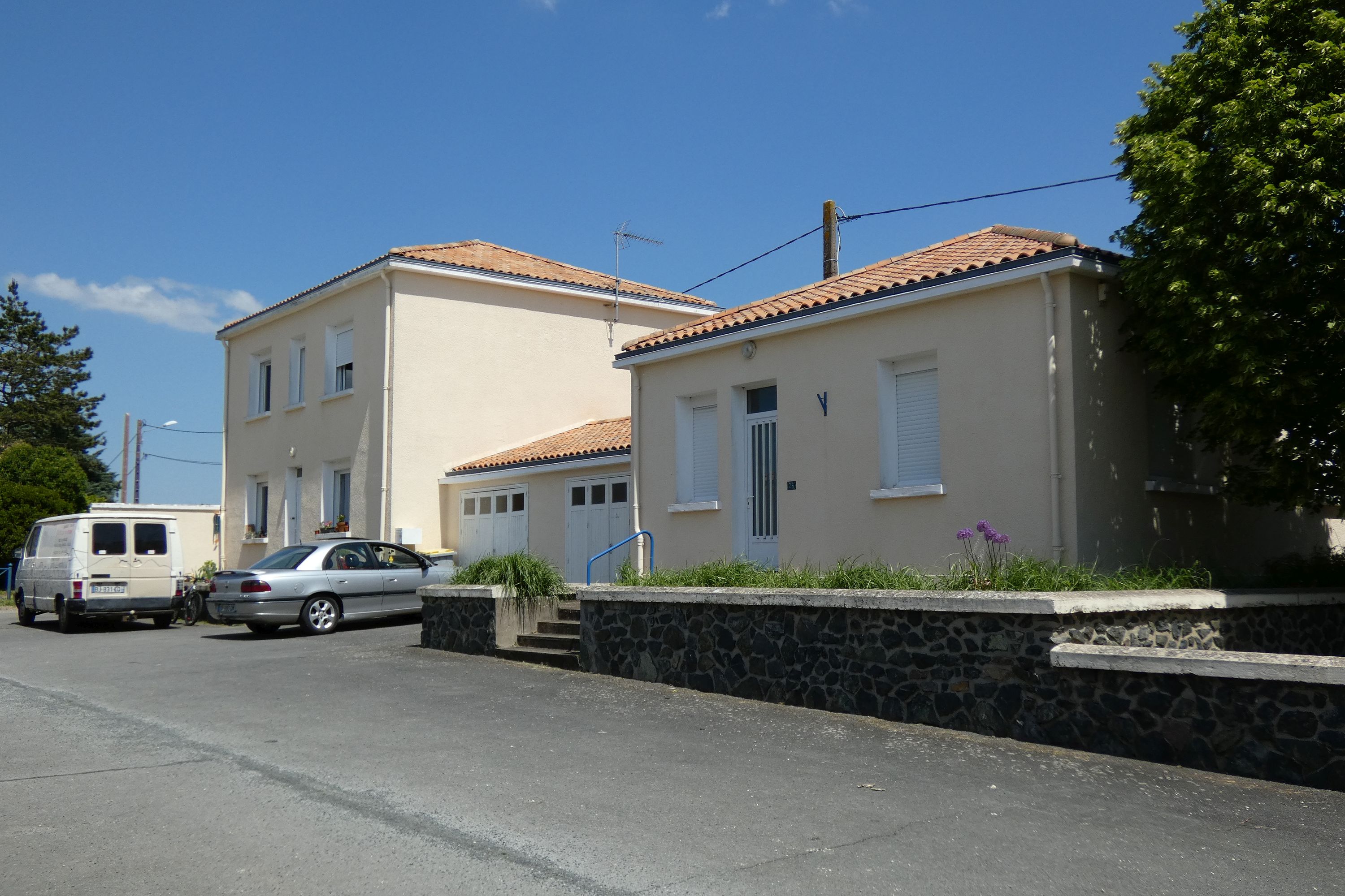 Ecole primaire de Lesson, puis mairie annexe et salle des fêtes, 25 rue de la Mairie