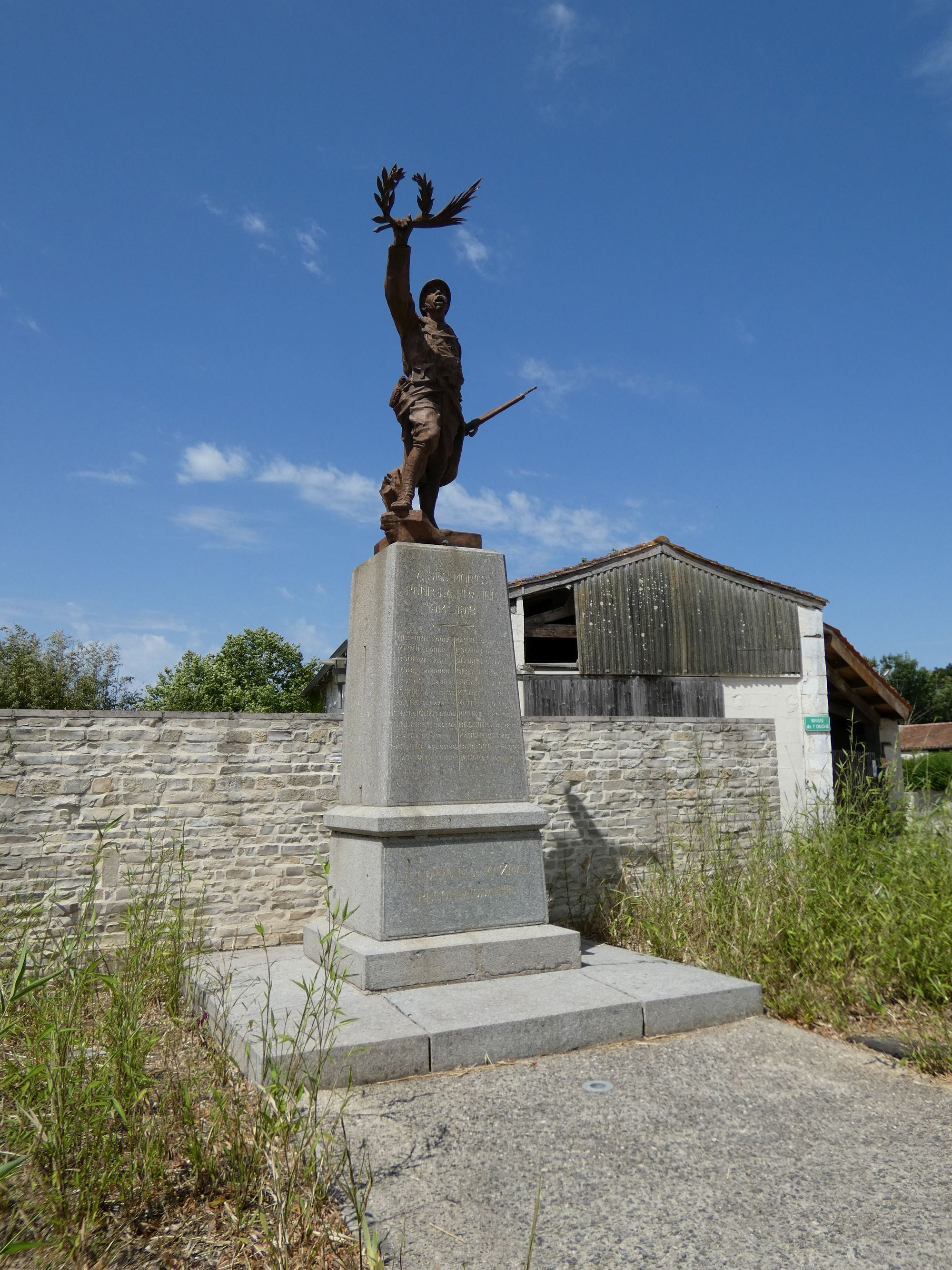 Monument aux morts, impasse de l'Ouche