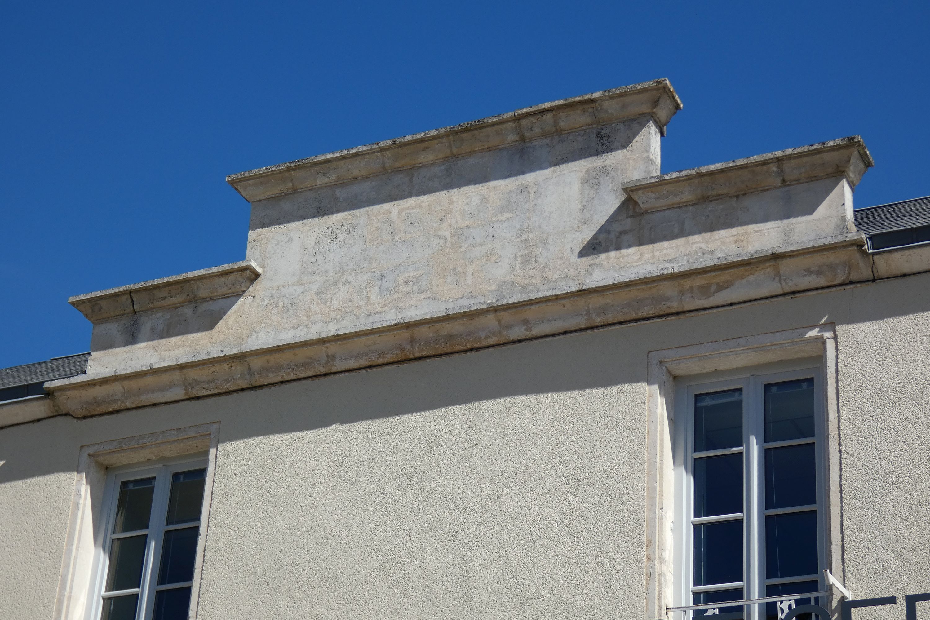 Ecole primaire publique de garçons puis bureau de poste, actuellement mairie