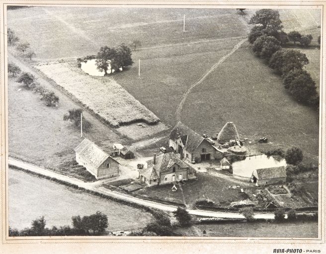 Ferme de La Rousselière à Rouperroux-le-Coquet.