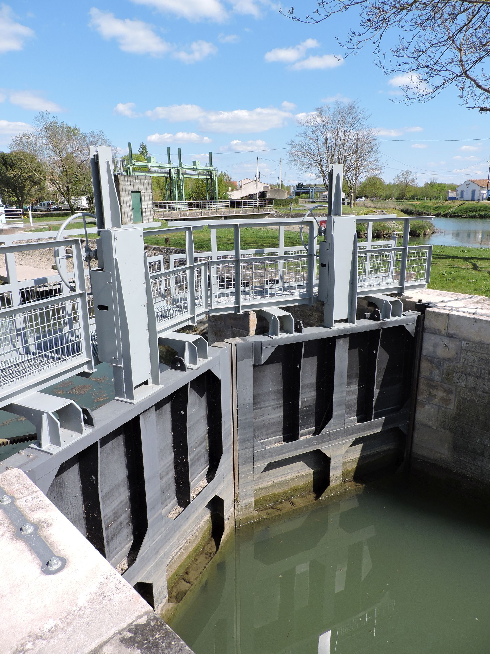 Barrage éclusé de la Vieille Sèvre à Bazoin