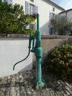 Pompe à eau ; place André-Audouin