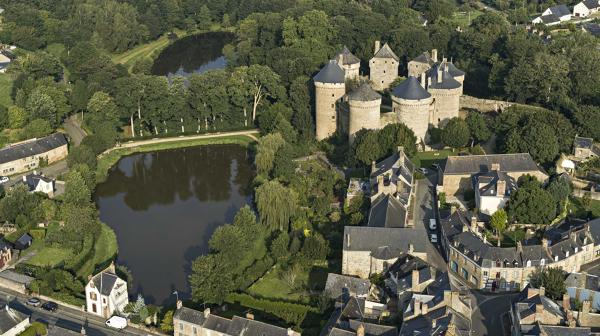 Château de Lassay, 2 place du Boële