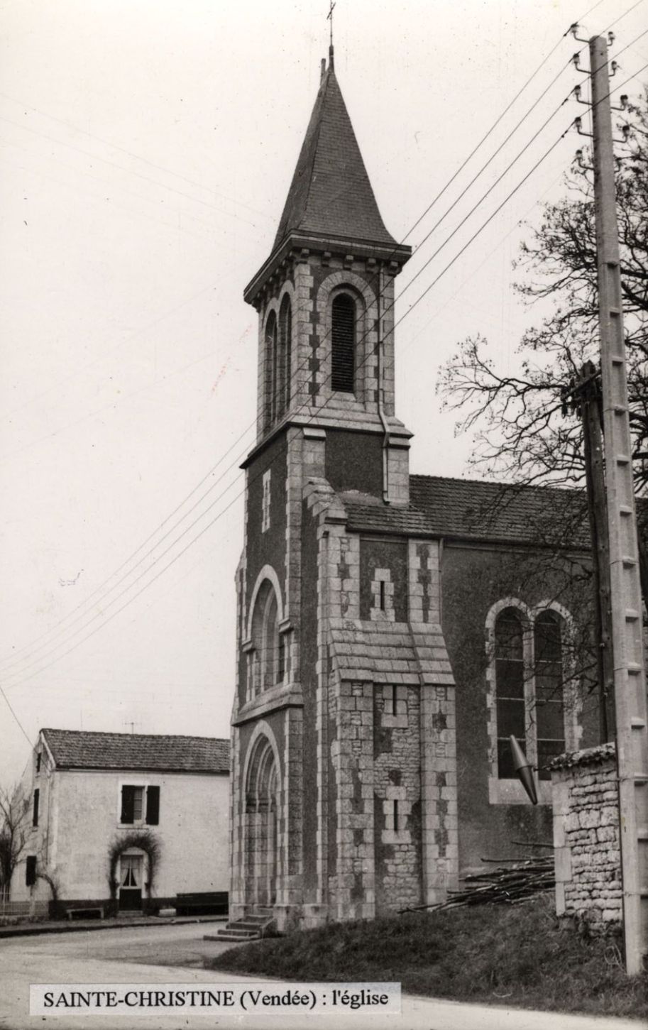 Eglise de Sainte-Christine, place Gabriel-Delaunay