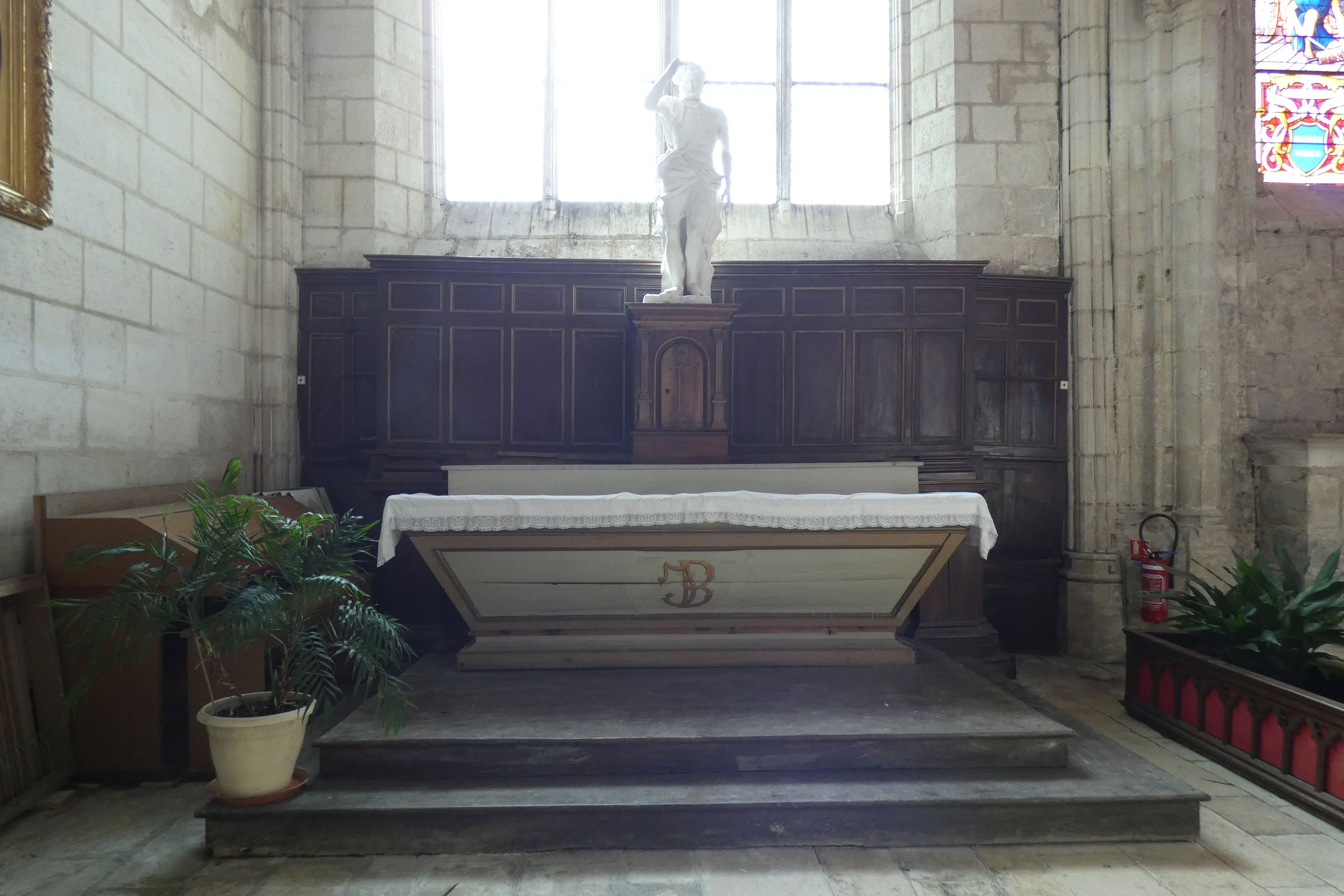 Autel, tabernacle, retable et statue de saint Jean-Baptiste