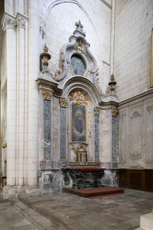 Autel, gradin d'autel, tabernacle et retable du Sacré-Cœur