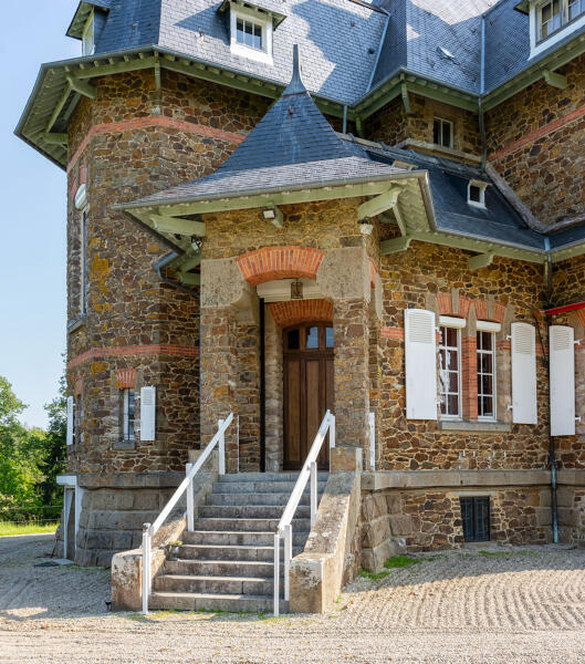 Demeure de villégiature dite cottage ou château