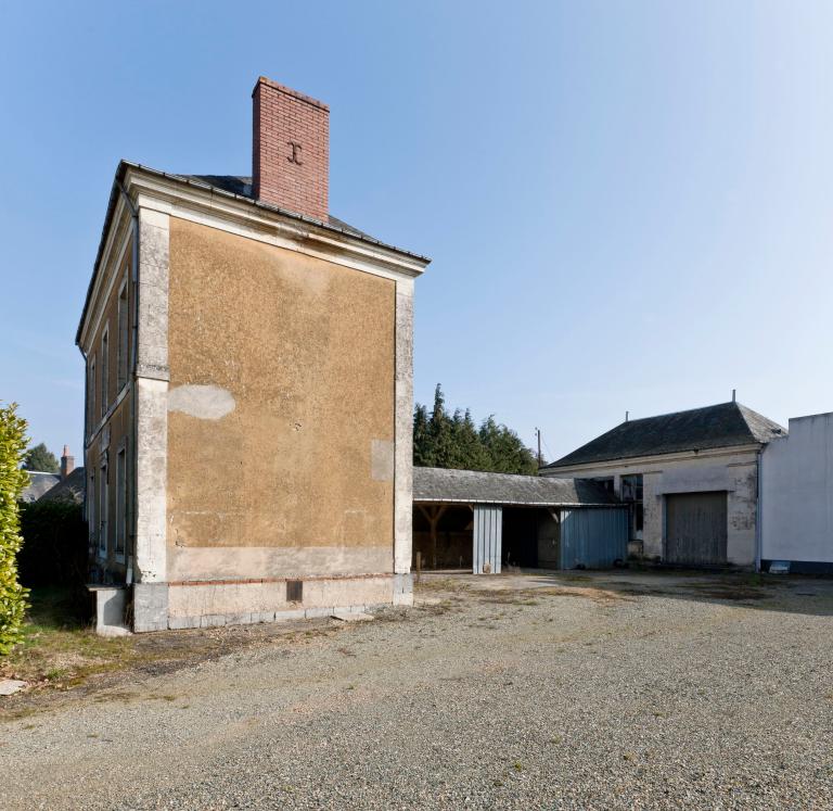 École de garçons, puis école mixte, actuellement maison, 16 rue du Dinan