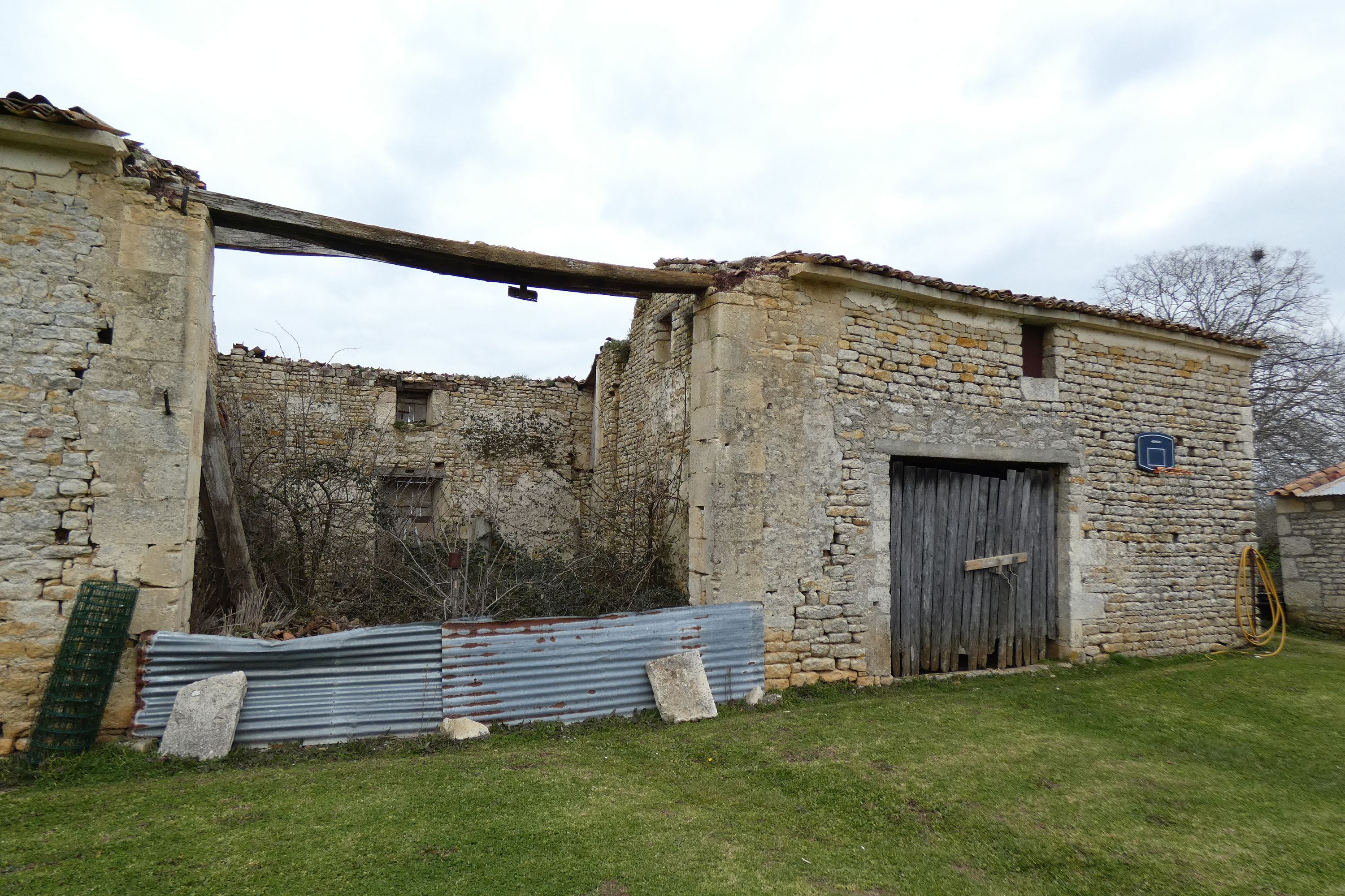 Ferme (vestiges), 84 rue de la Frémondière