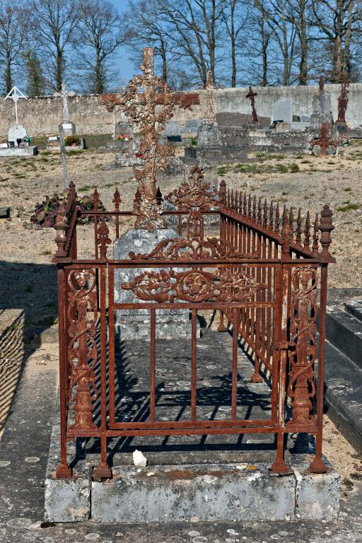 Cimetière à Beaumont-Pied-de-Bœuf