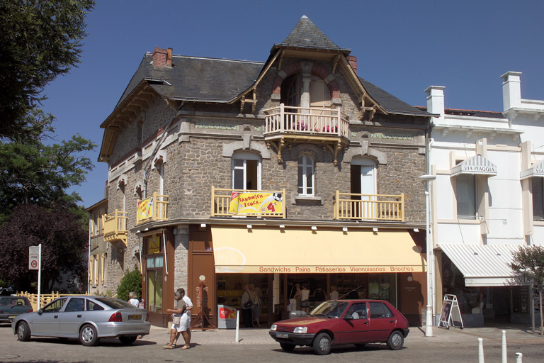 Immeuble à logements, magasin de commerce, 123 avenue du Général-de-Gaulle
