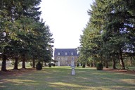 Les châteaux, manoirs et motte de la commune de Blandouet