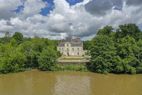 Demeure de villégiature dite château