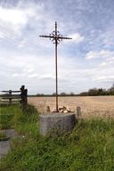 Croix de chemin - les Courlées, Saint-Léger