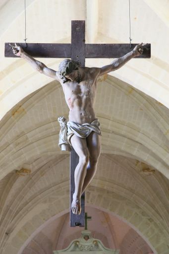 Statue : Christ en croix