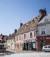 Hôtel de voyageurs le Plat d’Étain, puis magasin de commerce, actuellement maison, 20, 22 rue Faidherbe, Connerré