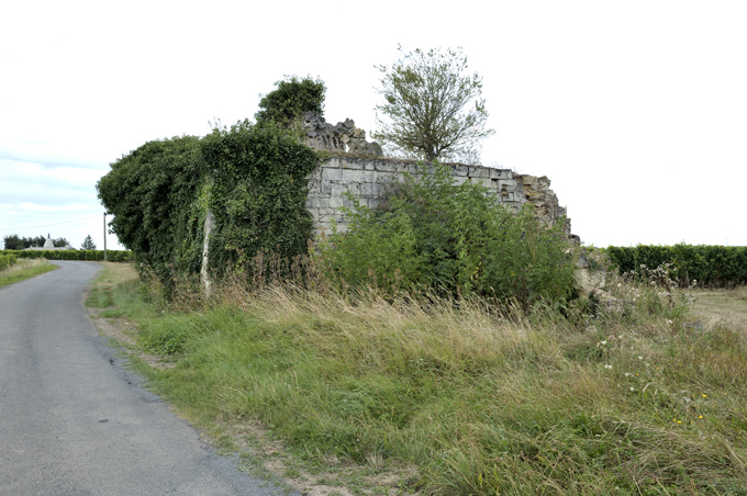 Moulin à vent dit Moulin Pierre ou des Bournais ou de la Saute-au-Loup (ruiné), Montsoreau