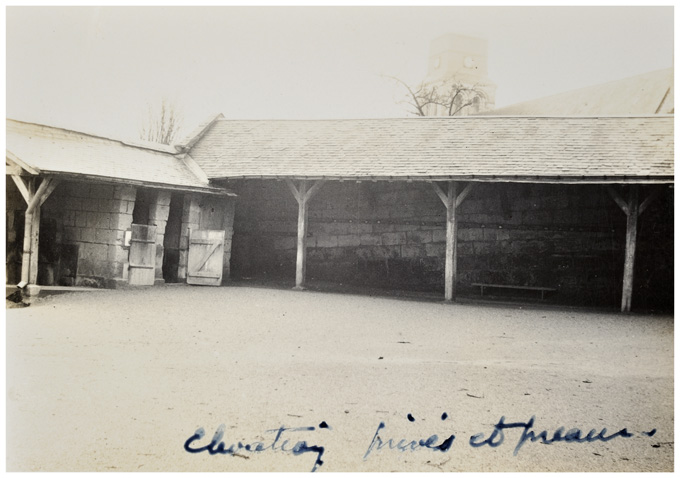 Maison du Sénéchal, puis hôtel de la Boule-d'Or, puis école, puis maison, 6 place des Blatiers, Fontevraud-l'Abbaye