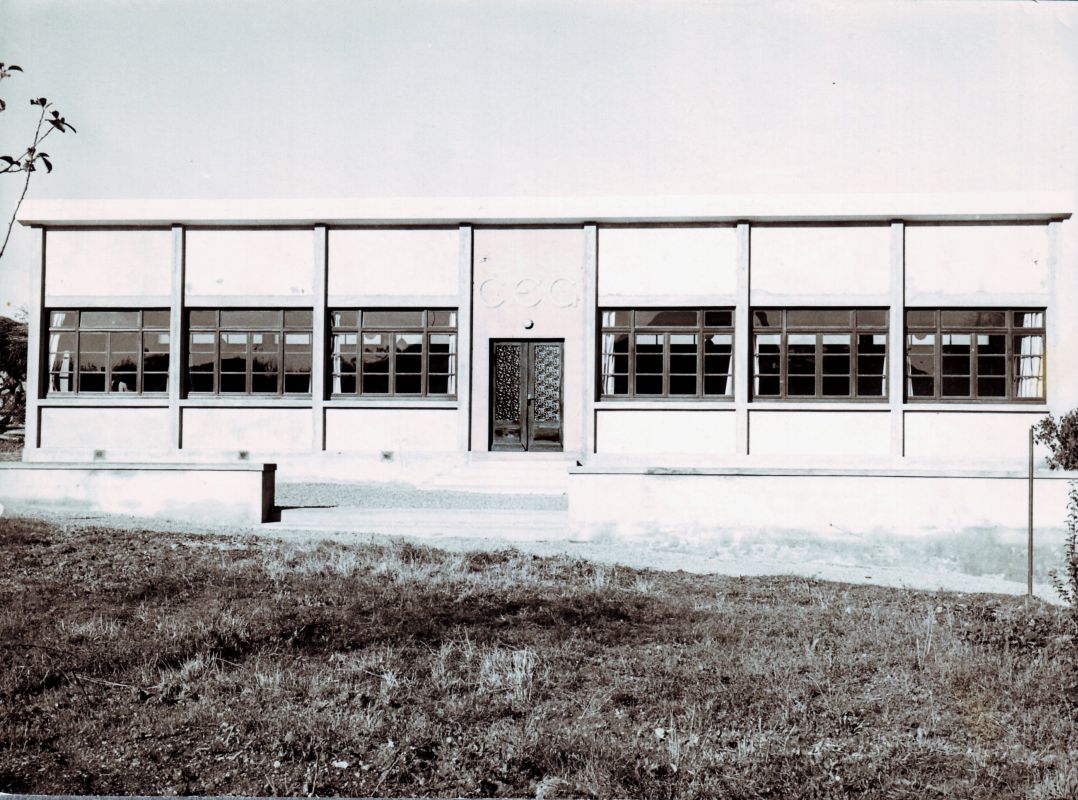 Groupe scolaire, collège, actuellement école primaire et maternelle publique Jacques-Prévert