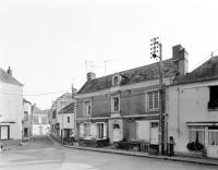 Maison, 8 place du Docteur-Defois