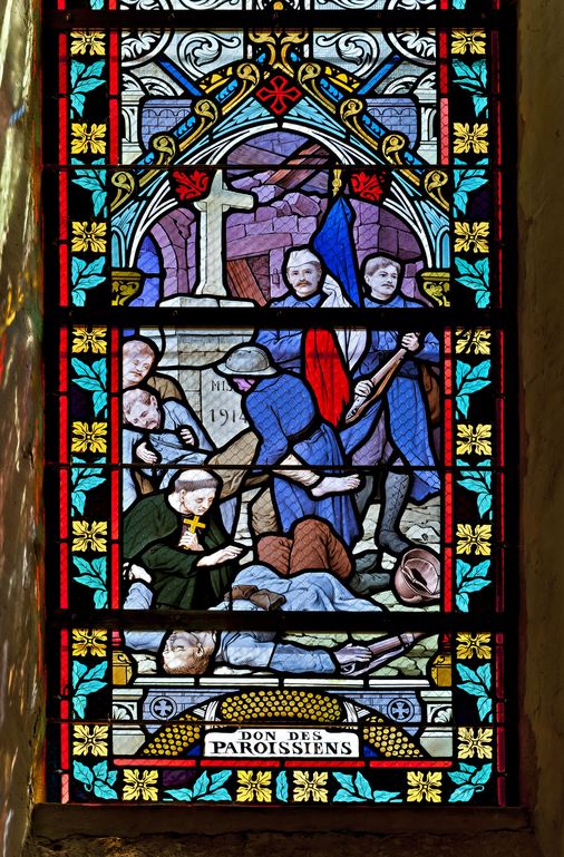 Ensemble de 8 verrières commémoratives de la guerre 1914-1918 - Église paroissiale Saint-Julien, Saint-Julien-des-Eglantiers, Pré-en-Pail