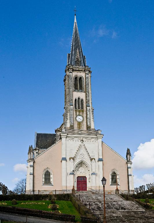 Collégiale, puis église paroissiale Saint-Nicolas - place Saint-Nicolas, Craon