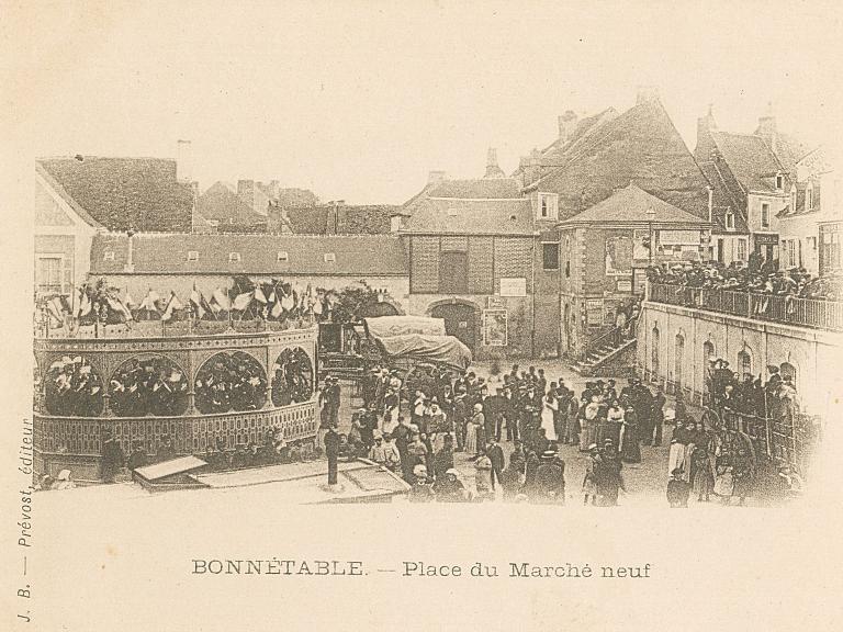 Le quartier de la halle marchande de Bonnétable puis place du Marché.