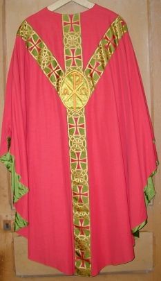 Ornement rouge n° 16 : chasuble