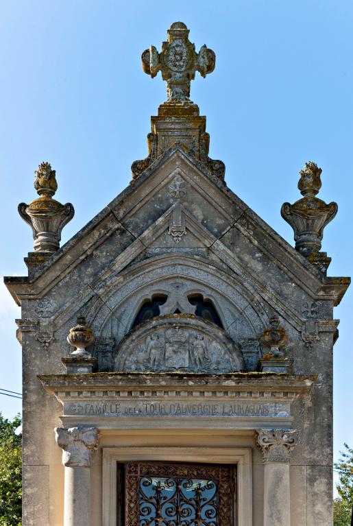 Chapelle funéraire de la famille de La Tour d'Auvergne-Lauraguais - Cimetière, rue des Plantes, Villiers-Charlemagne