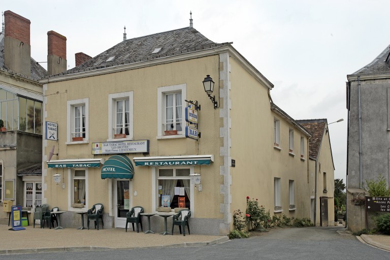 Hôtel-restaurant de la Grotte à Margot, puis des Grottes - 11 rue des Deux-Églises, Saulges