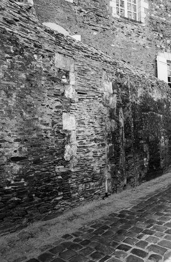 Couvent de frères mineurs dits des frères sacs, puis d'augustins, puis usine de chaussures Savaton-Hamard