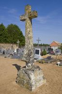 Croix du cimetière de Briosne