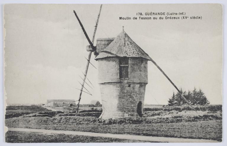 Le moulin à farine en bois du XVIIIe siècle nommé « Oude