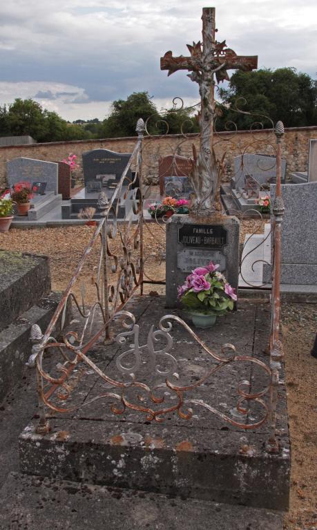 Cimetière à Jupilles