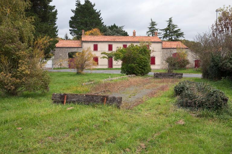 Piste de jeu de boules commune aux habitants de la Grossière (Saint-Lumine-de-Clisson), ZW01-49, cadastre 2018.