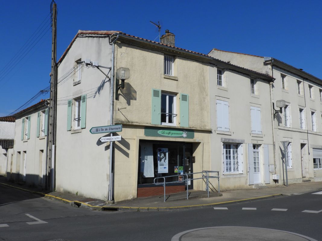 Magasin de commerce, épicerie, actuellement salon de coiffure, maison, 52 et 54 rue Georges-Clemenceau