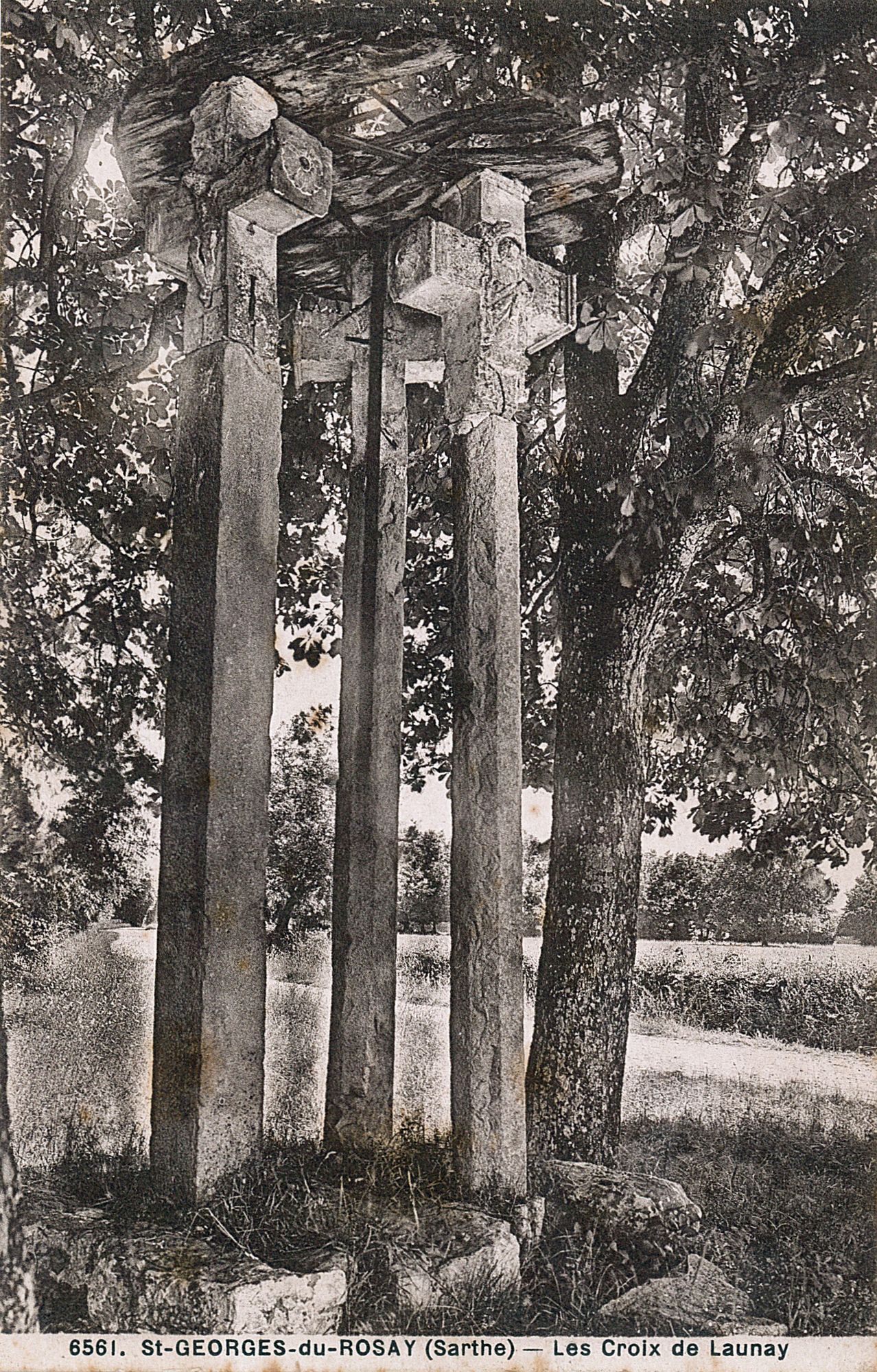 Croix de chemin dites croix de Launay.
