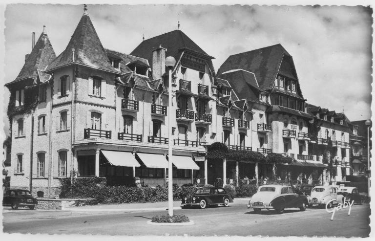 Hôtel de voyageurs dit Hôtel Robert puis Grand Hôtel de la Baule actuellement immeuble à logement Le Panoramique, 19 boulevard du Docteur-René-Dubois