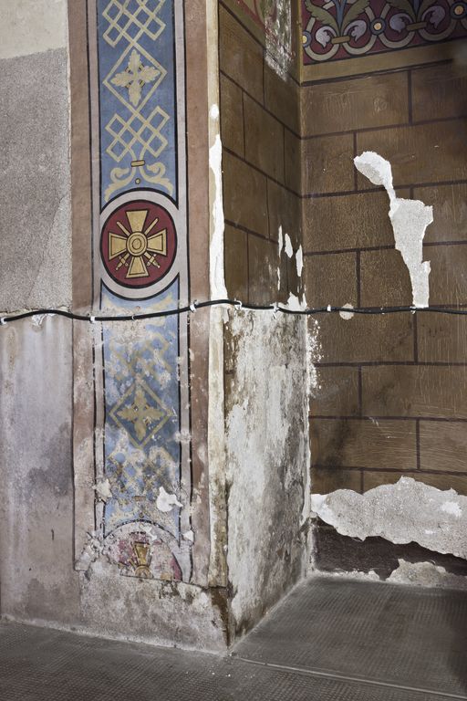 Monument aux morts, église paroissiale Saint-Pierre de Thouarcé