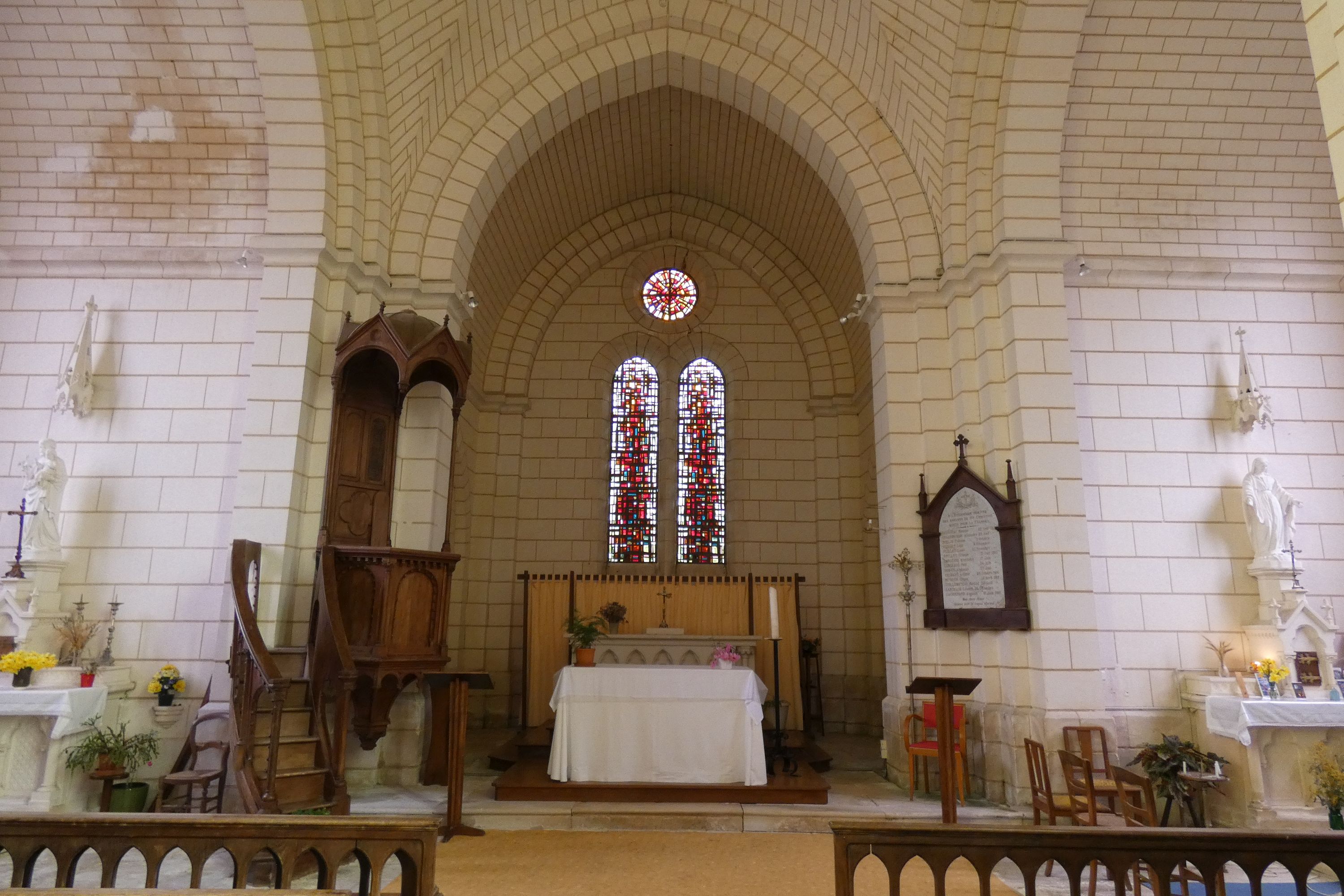 Eglise de Sainte-Christine, place Gabriel-Delaunay