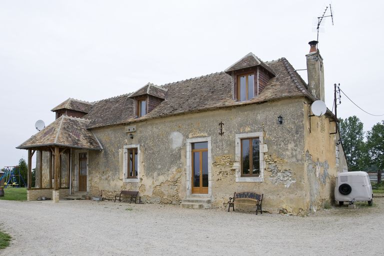 Ensemble des fermes du domaine du château de Courcival