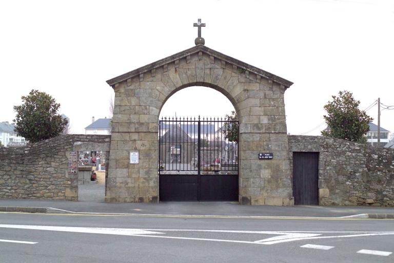 Cimetière, boulevard Émile-Pourieux, place de l'Appel-du-18-Juin-1944