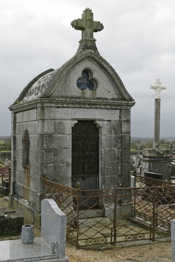 Chapelle funéraire de la famille Provost - Cimetière, la Croix-Boissé, Saulges
