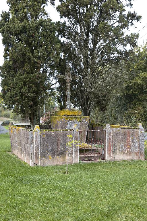 Edicule religieux commun aux habitants de la Rinière des Landes (Le Loroux-Bottereau), BM01-143, cadastre 2018.