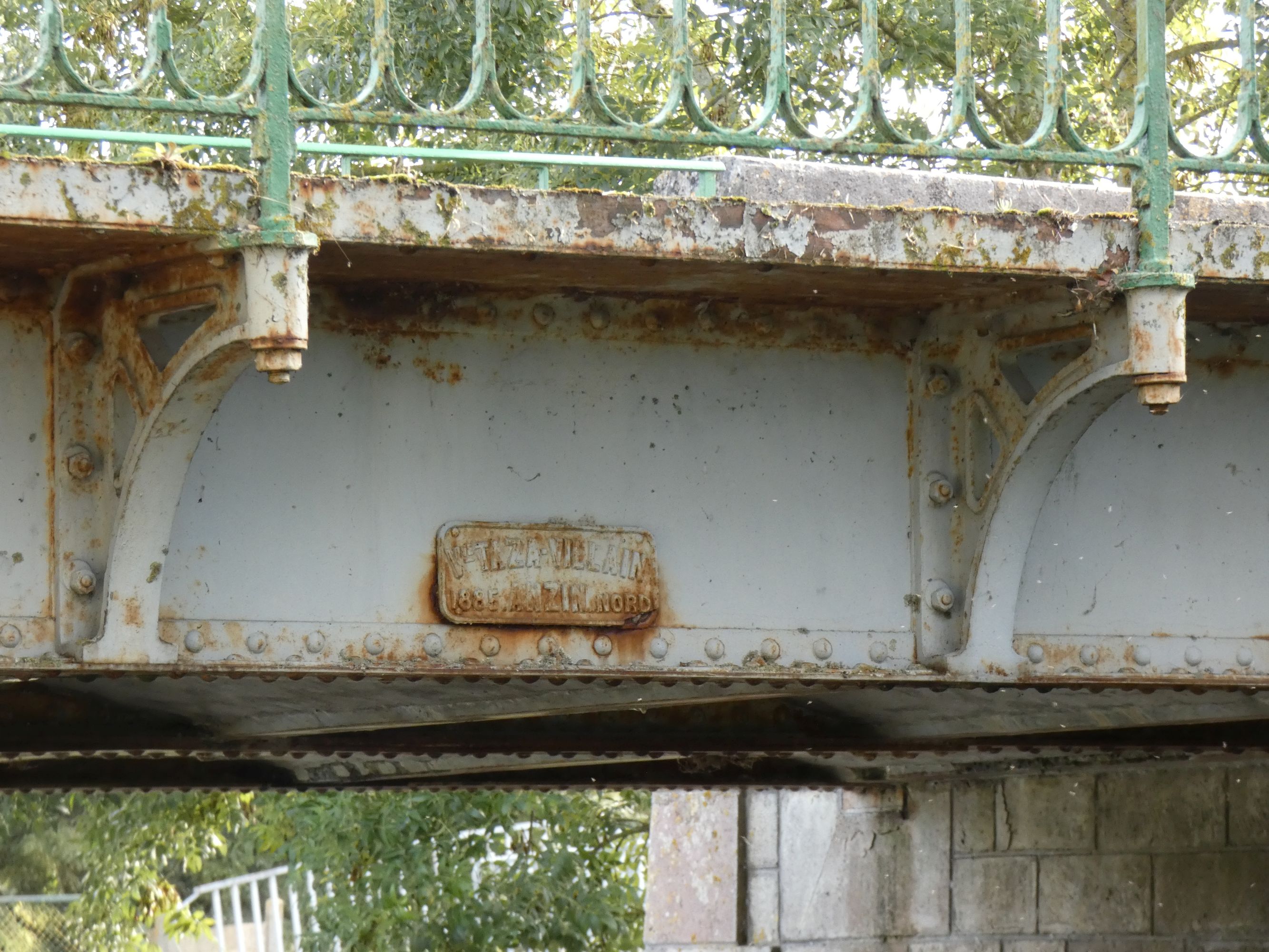 Pont, les Lavaudries, route D104